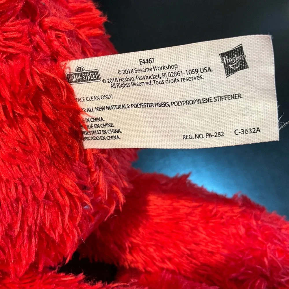 Sesame Street Love To Hug Elmo Plush 2018 Hasbro Stuffed Animal Character‎ Red - Picture 4 of 4